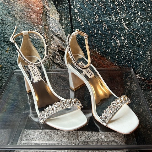 Badgley Mischka Harriet Heeled Sandal - Picture 8 of 17
